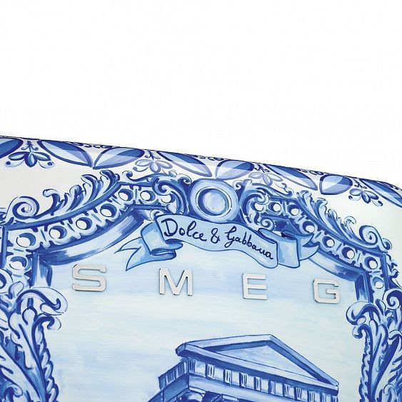 Холодильник SMEG FAB28RDGM3 купить с доставкой по Москве и Московской области в интернет-магазине АваТехно