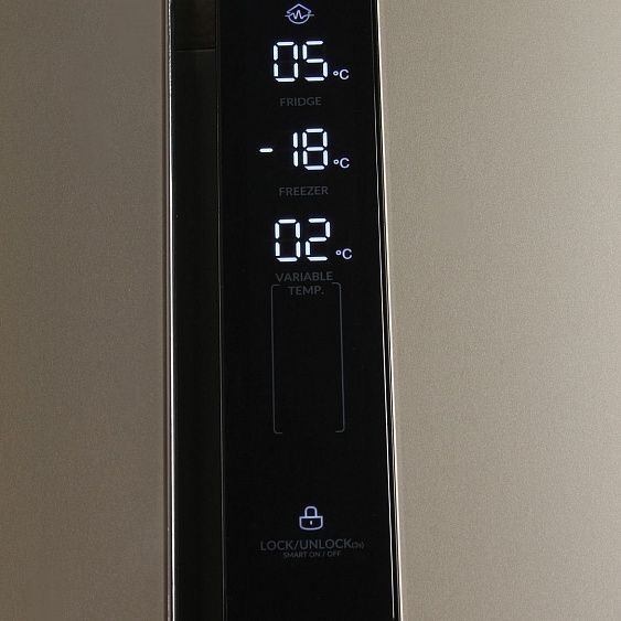 Холодильник HYUNDAI CS5073FV шампань стекло купить с доставкой по Москве и Московской области в интернет-магазине АваТехно