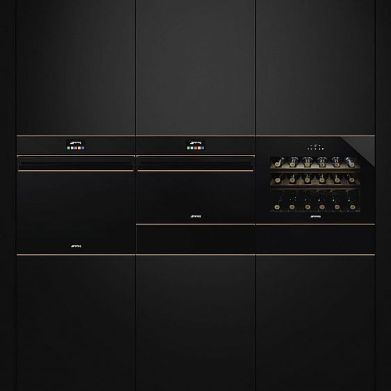 Компактный духовой шкаф Smeg SF4604VCNR1 купить с доставкой по Москве и Московской области в интернет-магазине АваТехно