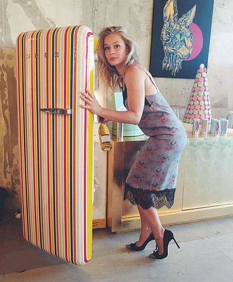 Холодильник SMEG fab28rcs1 купить с доставкой по Москве и Московской области в интернет-магазине АваТехно