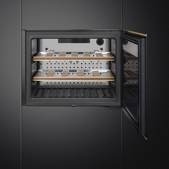 Винный шкаф SMEG CVI621RWNR3 купить с доставкой по Москве и Московской области в интернет-магазине АваТехно