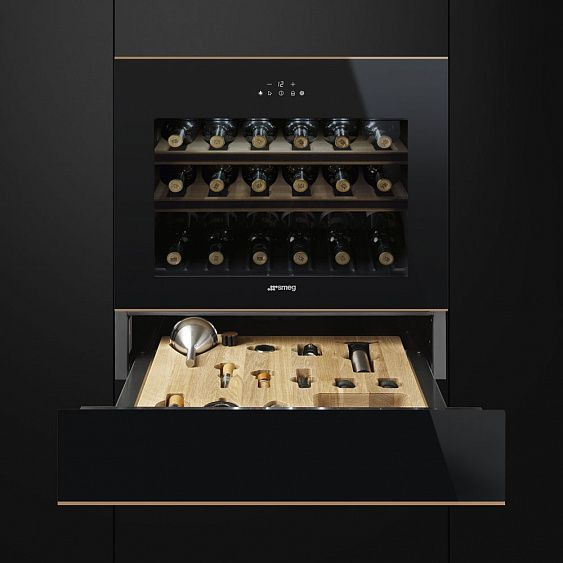 Винный шкаф Smeg CVI618NRS купить с доставкой по Москве и Московской области в интернет-магазине АваТехно