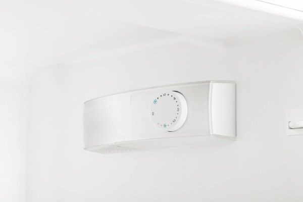 Встраиваемый холодильник Electrolux ERN2001BOW купить с доставкой по Москве и Московской области в интернет-магазине АваТехно