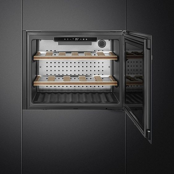 Винный шкаф SMEG CVI121S3 купить с доставкой по Москве и Московской области в интернет-магазине АваТехно