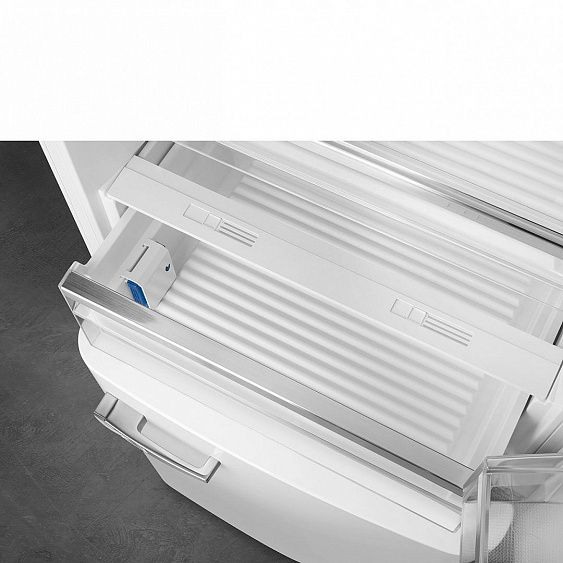 Холодильник SMEG FAB38RWH купить с доставкой по Москве и Московской области в интернет-магазине АваТехно