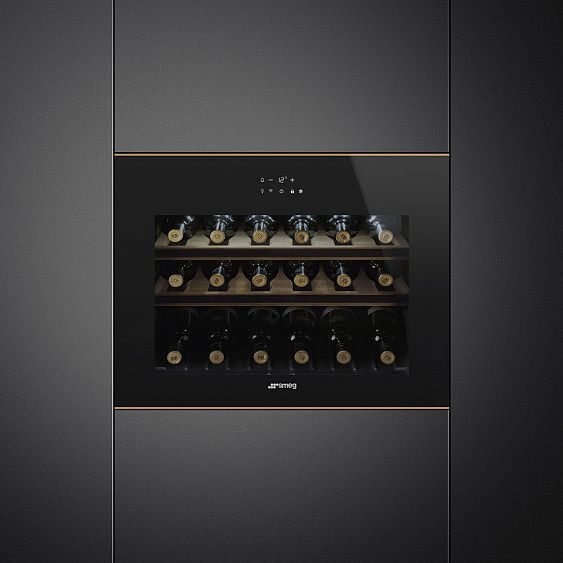 Винный шкаф SMEG CVI618LWNR2 купить с доставкой по Москве и Московской области в интернет-магазине АваТехно