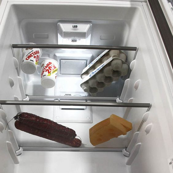 Холодильник HOTPOINT-ARISTON HFP 5200 W купить с доставкой по Москве и Московской области в интернет-магазине АваТехно