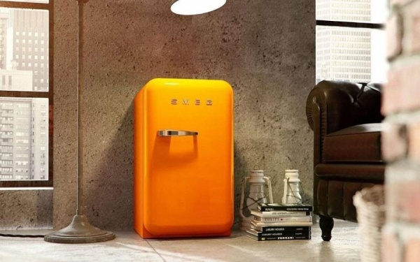 Холодильник SMEG FAB5ROR купить с доставкой по Москве и Московской области в интернет-магазине АваТехно