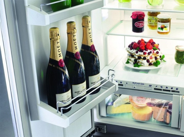 Холодильник LIEBHERR CBNes 6256 купить с доставкой по Москве и Московской области в интернет-магазине АваТехно