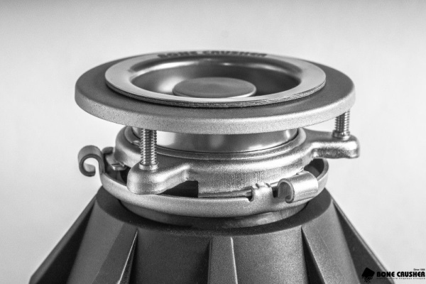 ИЗМЕЛЬЧИТЕЛЬ ПИЩЕВЫХ ОТХОДОВ BONE CRUSHER BC 910 DX купить с доставкой по Москве и Московской области в интернет-магазине АваТехно