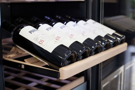 Винный шкаф Caso WineComfort 180 купить с доставкой по Москве и Московской области в интернет-магазине АваТехно