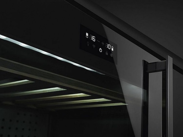 Винный шкаф SMEG CVI638LWN3 купить с доставкой по Москве и Московской области в интернет-магазине АваТехно