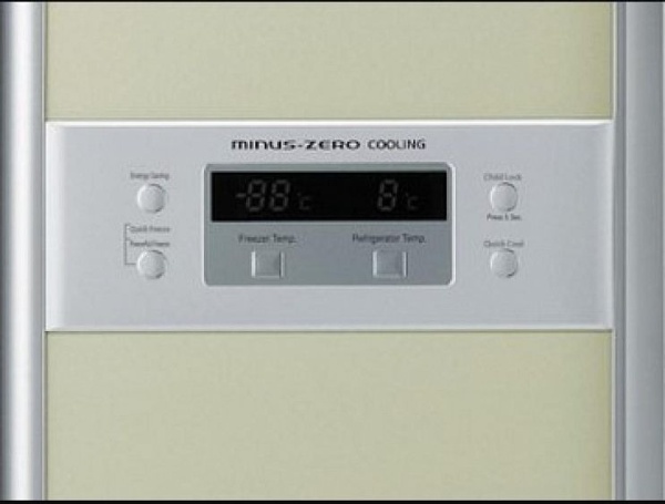 Холодильник  HITACHI r-m702 pu2 gs серебристый купить с доставкой по Москве и Московской области в интернет-магазине АваТехно