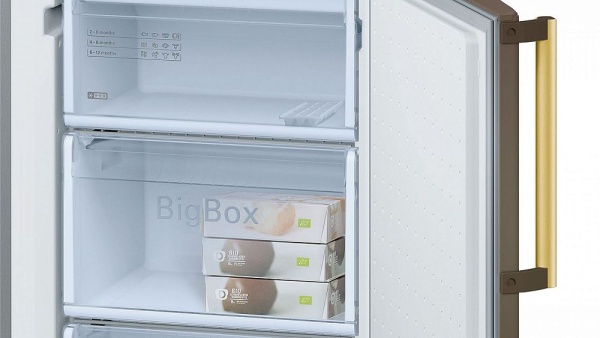 Холодильник Bosch KGN39AD18R коричневый купить с доставкой по Москве и Московской области в интернет-магазине АваТехно