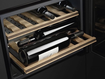 Винный шкаф SMEG CVI318X купить с доставкой по Москве и Московской области в интернет-магазине АваТехно