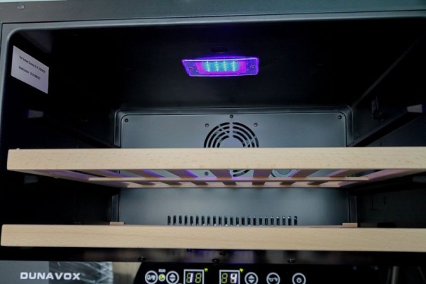 Винный шкаф DUNAVOX DX-51.150DBK купить с доставкой по Москве и Московской области в интернет-магазине АваТехно