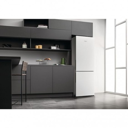 Холодильник Hotpoint-Ariston HS 3180 W купить с доставкой по Москве и Московской области в интернет-магазине АваТехно