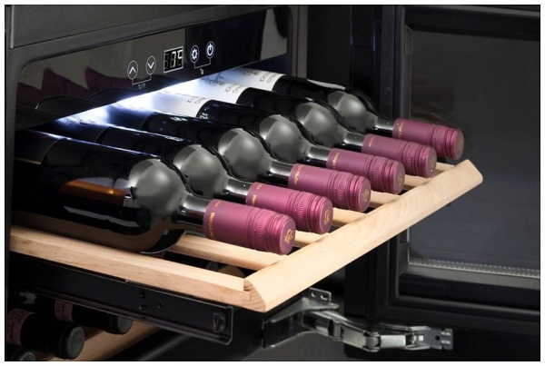 Винный шкаф Caso WineDeluxe E 18 купить с доставкой по Москве и Московской области в интернет-магазине АваТехно