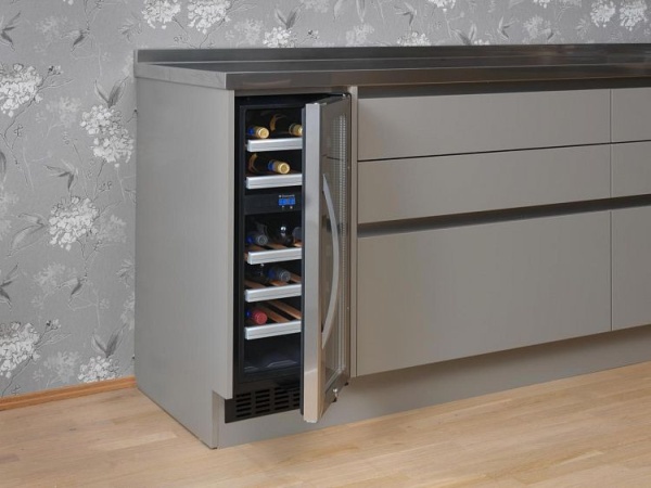 Винный шкаф DOMETIC S17G купить с доставкой по Москве и Московской области в интернет-магазине АваТехно