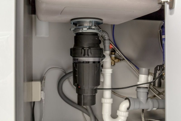 ИЗМЕЛЬЧИТЕЛЬ ПИЩЕВЫХ ОТХОДОВ BONE CRUSHER BC 910 SLIM LINE купить с доставкой по Москве и Московской области в интернет-магазине АваТехно